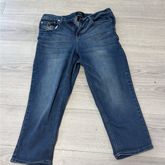 Earl Crop Denim Jeans with Embroidered Detail - Picture 1 of 10